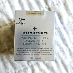 it cosmetics Hello Results Wrinkle Reducing Daily Retinol Serum in Cream